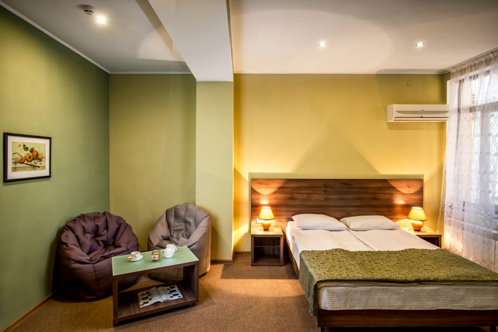 Готель на Коперника